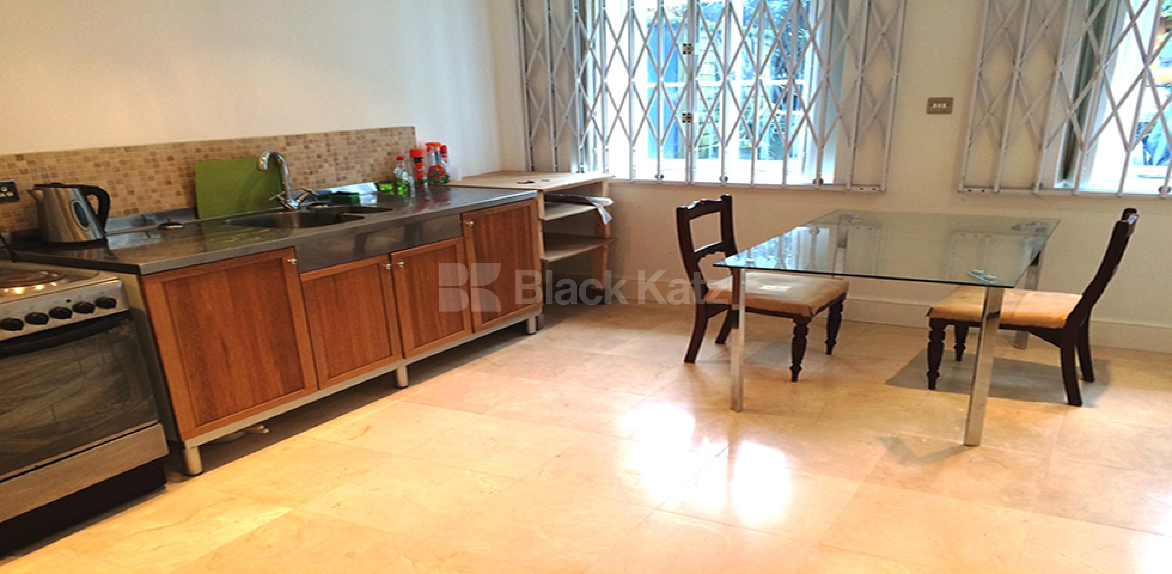 			LET , Studio Apartment, 1 bath, 1 reception Studio			 Surrey Square, Elephant & Castle SE17